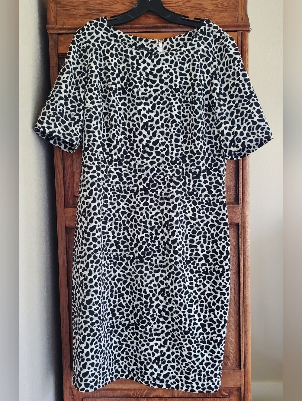 TALBOTS BLACK WHITE LEOPARD PRINT SHORT SLEEVE MIDI PENCIL DRESS 12 NWOT